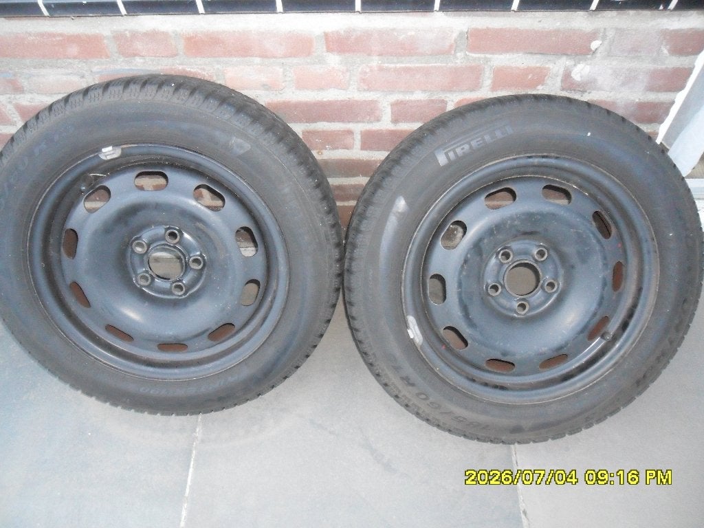 2 velgen en bijna nieuw banden VW Polo 15 inch, Ophalen, Gebruikt, 15 inch, Banden en Velgen