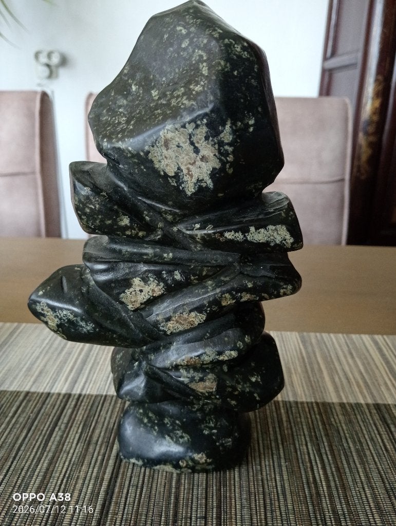Speksteen sculptuur 'Inukshuk' van Inuit-Eskimo kunstenaar, Antiek en Kunst, Overige onderwerpen, Ophalen of Verzenden, Handgemaakt