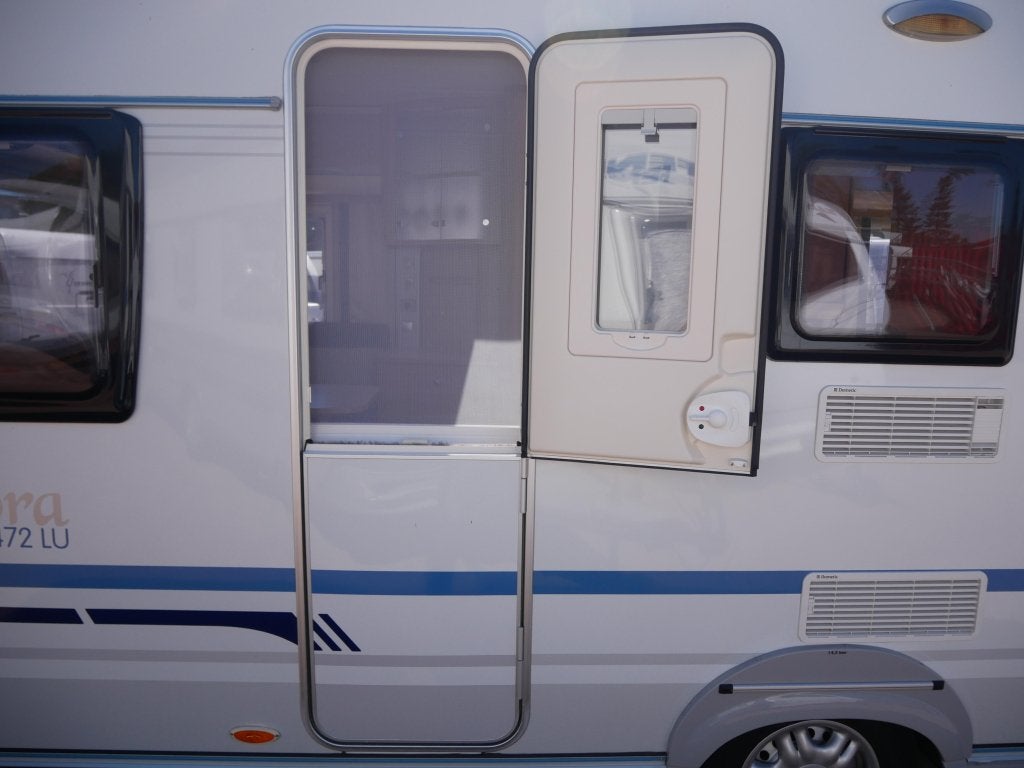 Adria Adora 472 LU met Enduro mover, Caravans en Kamperen, Caravans, Rondzit, Schokbreker, Bedrijf, Adria