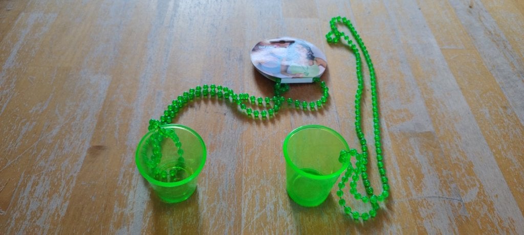 2x shotglas aan ketting, Ophalen of Verzenden, Nieuw, Borrel- of Shotglas