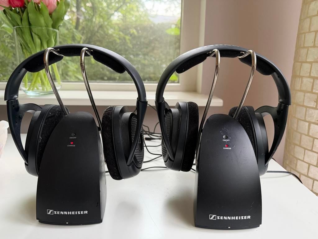Sennheiser TR127 Draadloze Hoofdtelefoons met Oplaadstation, Sennheiser, Ophalen of Verzenden, Zo goed als nieuw, Over oor (circumaural)