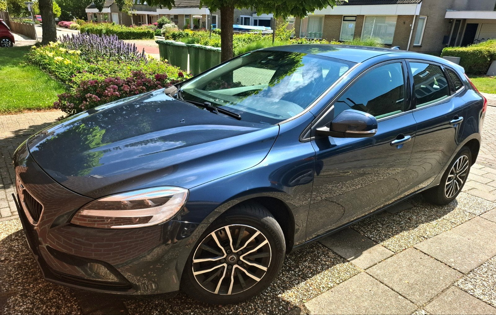 Volvo V40 1.5 T2 122PK Geartronic 2018 Blauw Edition+, Auto's, 1498 cc, 700 kg, Blauw, 122 pk