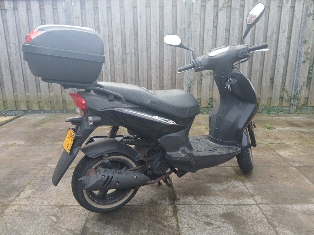 Sym Orbit 2 met helm koffer, Fietsen en Brommers, Scooters | SYM, Ophalen, Gebruikt, Maximaal 45 km/u, 49 cc