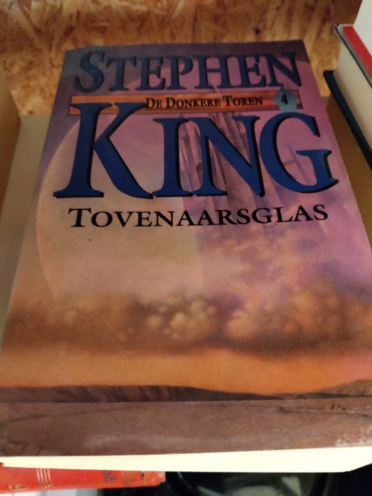 Stephen King - De Donkere Toren 4: Tovenaarsglas, Boeken, Literatuur, Ophalen of Verzenden, Gelezen, Stephen King, Nederland