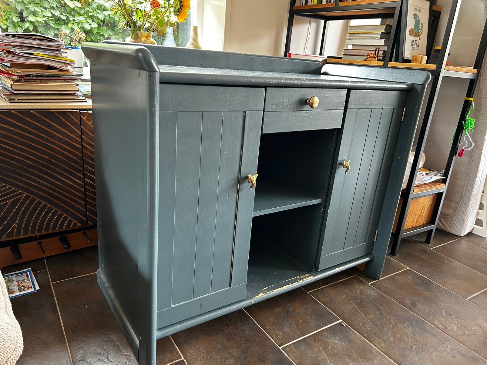 Set Commode babykamer en plank met goudkleurige knoppen, Kinderen en Baby's, Kinderkamer | Commodes en Kasten, Ophalen, Gebruikt