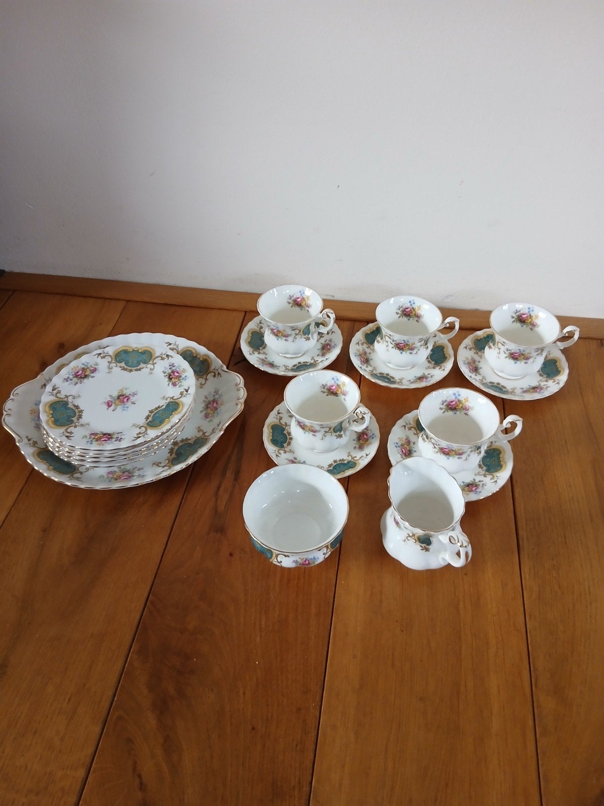 Royal Albert Berkeley Servies - Vintage Porselein, Vintage, Ophalen of Verzenden, Zo goed als nieuw, Royal Albert