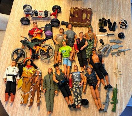 Grote partij Action Man / Max Steel actiefiguren, voertuigen, Verzamelen, Poppen, Ophalen of Verzenden, Gebruikt, Pop, Levensecht of Reborn