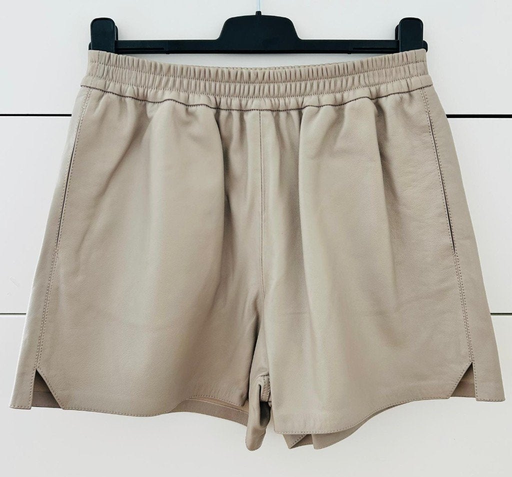 Trendalert! Luxe leren short van het merk Arma vanaf € 350, Kleding | Dames, Ophalen, Overige kleuren, Kort, Arma