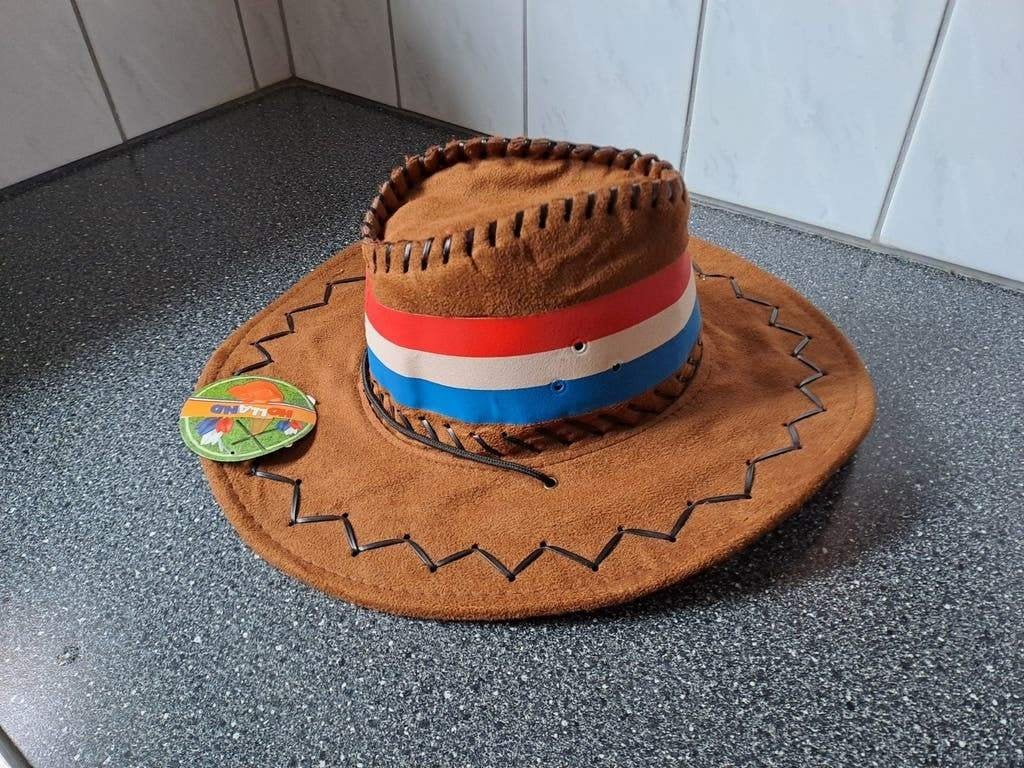 Bruine Cowboyhoed met Nederlandse Vlag Band, Onbekend, Onbekend, Ophalen of Verzenden, Zo goed als nieuw