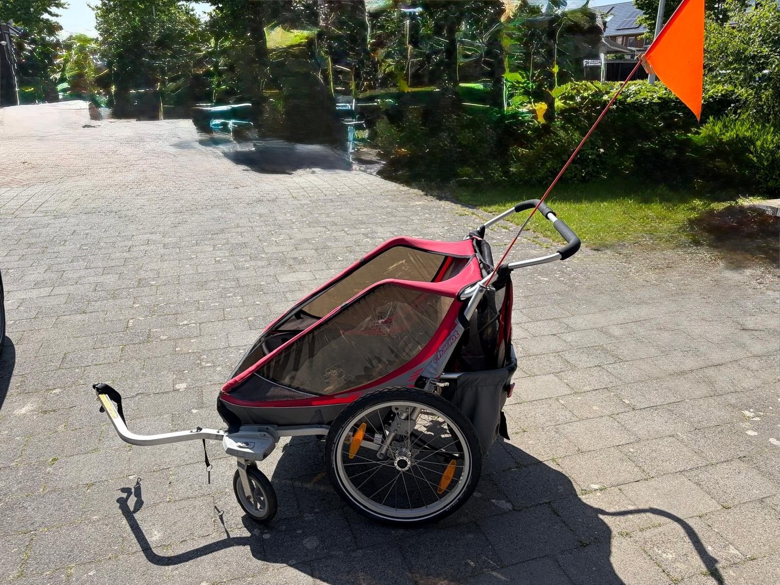 Kinderfietskar met reservebanden en 2 koppelstukken, Ophalen, Gebruikt, Vering, Thule Chariot