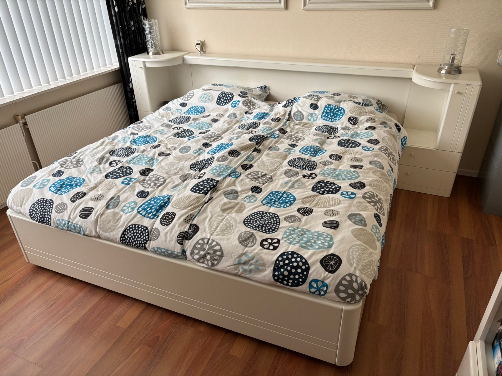 2 persoonsbed 1.80 x 2.00 kleur wit, Ophalen, Gebruikt, Tweepersoons