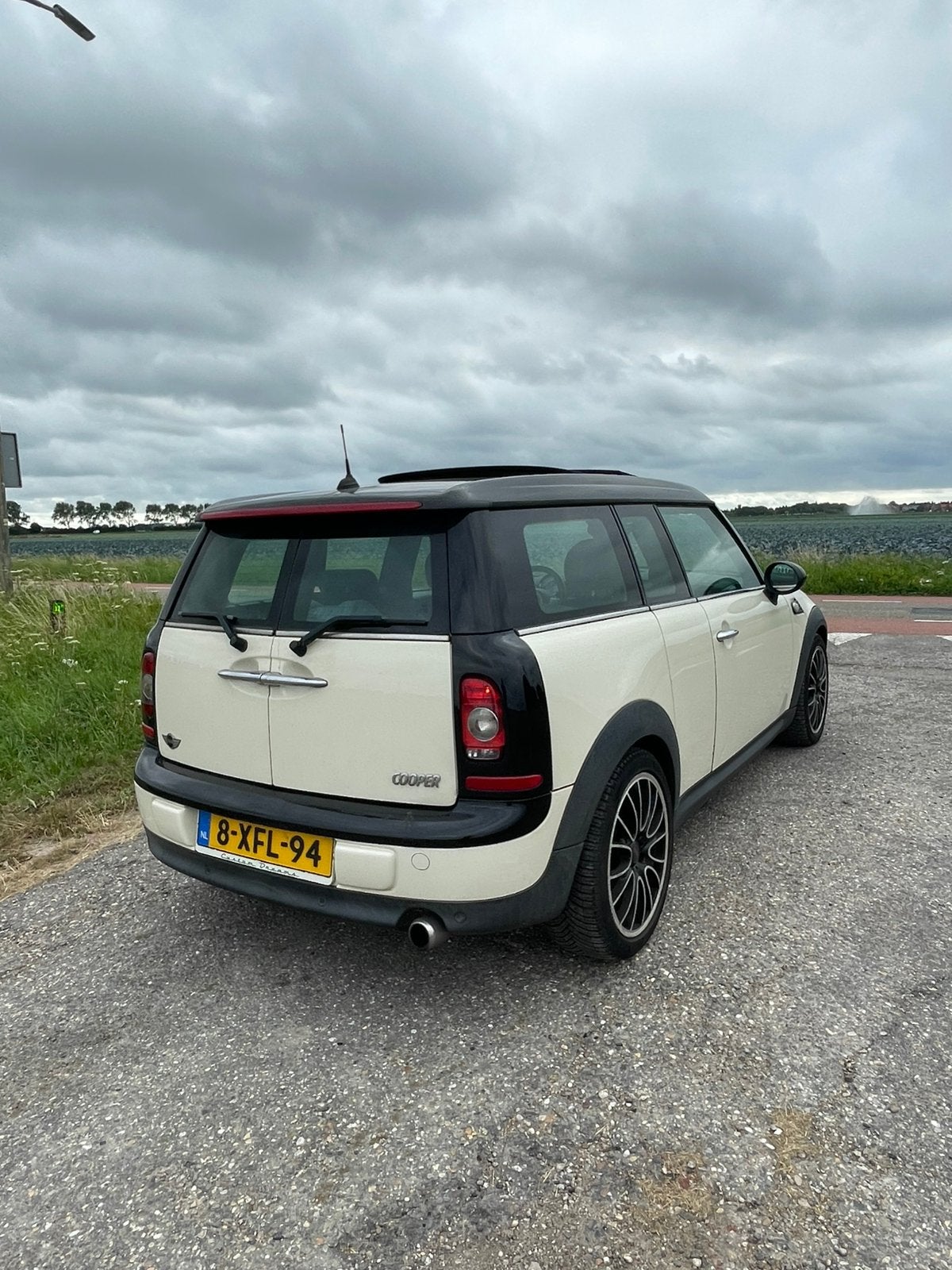 MINI Clubman 1.6 Chili | Cruise Panoramadak Zeer nette auto, Voorwielaandrijving, Zwart, 4 cilinders, 4 stoelen