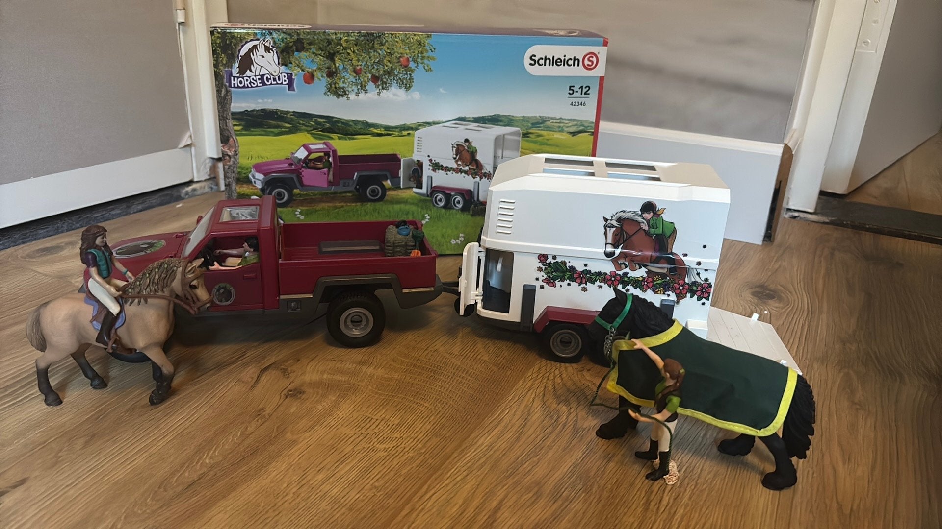 Complete set Schleich paarden met trailer en auto, Ophalen of Verzenden, Gebruikt
