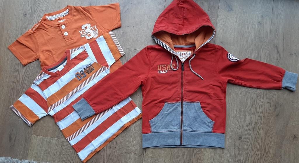 Mooi vest met capuchon en t-shirt mt 116, Ophalen, Zo goed als nieuw
