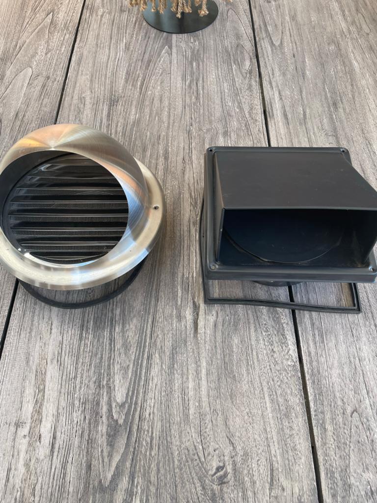 Ventilatieroosters RVS en Zwart Kunststof, Doe-het-zelf en Verbouw, Ventilatie en Afzuiging, Gebruikt, Ventilator, Ophalen