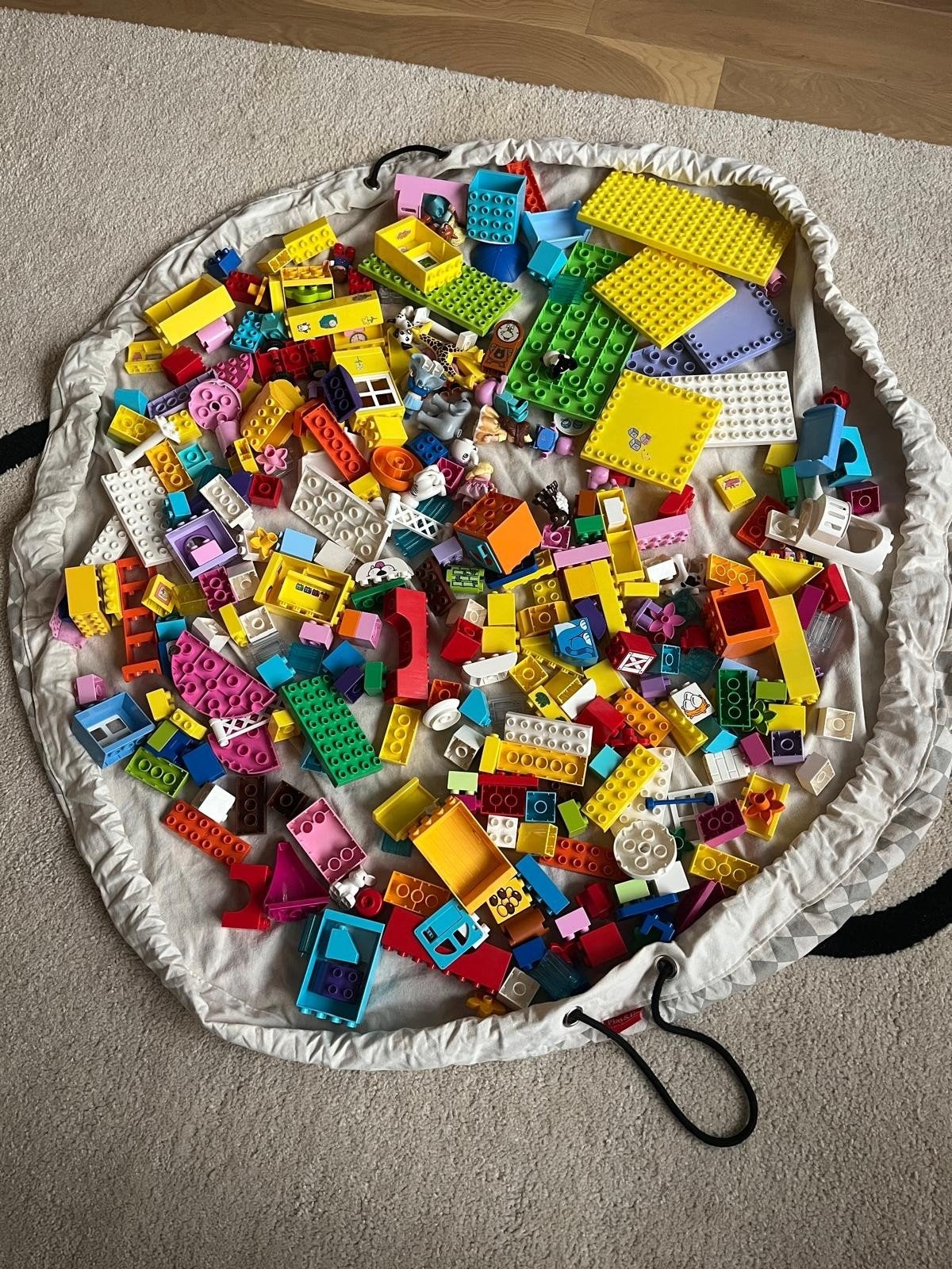 Grote verzameling LEGO Duplo met figuren en accessoires, Ophalen of Verzenden, Gebruikt, Overige merken