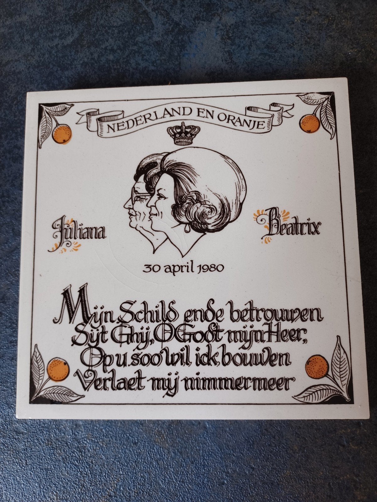 tegeltje Juliana en Beatrix, Ophalen of Verzenden, Zo goed als nieuw