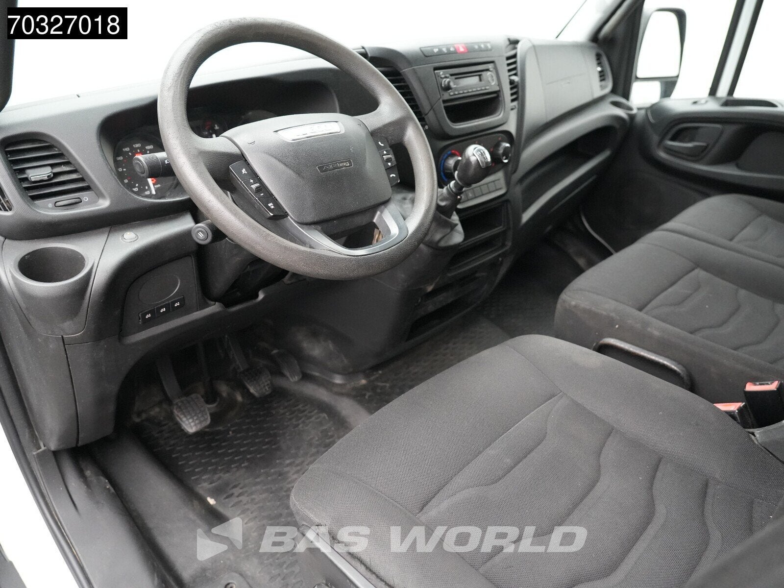Iveco Daily 35C13 Dubbellucht 3,5t Trekhaak L2H2 Airco Cruis, Auto's, Bestelauto's, Euro 5, Stof, Gebruikt, Iveco
