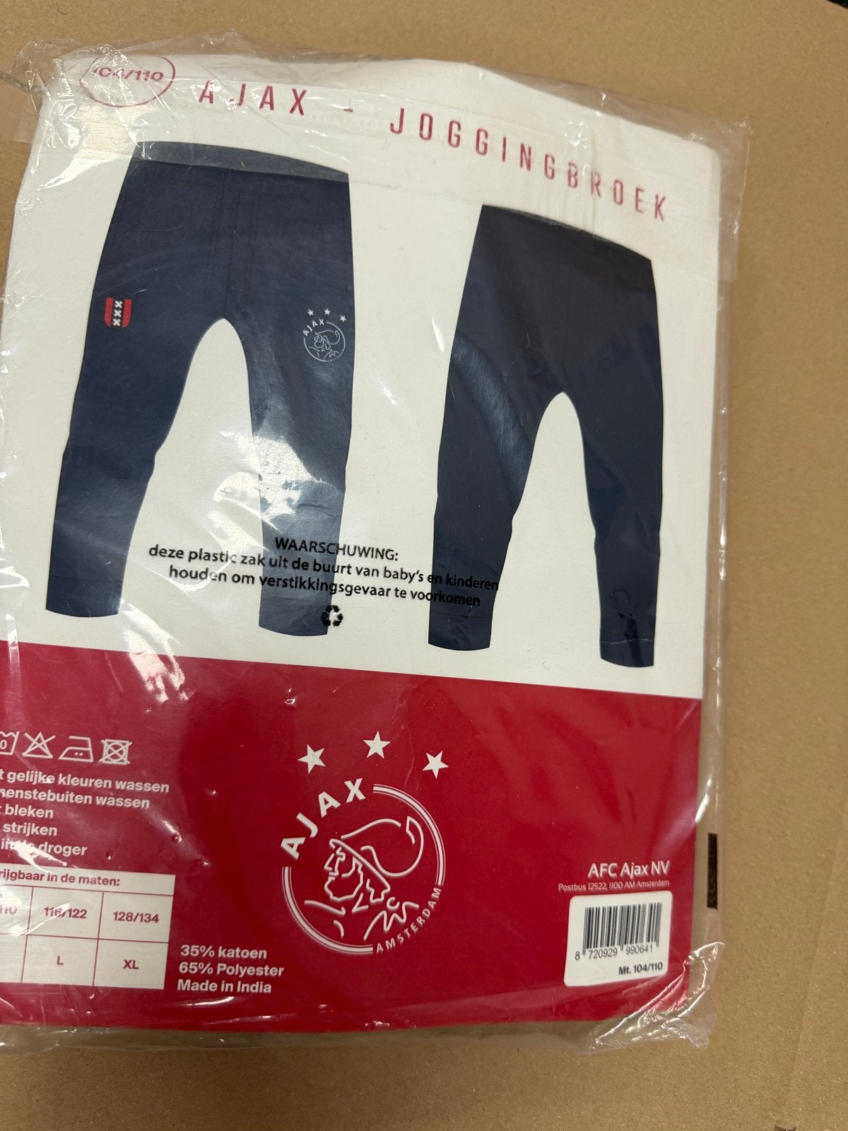 Ajax Joggingbroek Maat 104/110 Nieuw, Ophalen of Verzenden, Nieuw, Jongen of Meisje, Broek