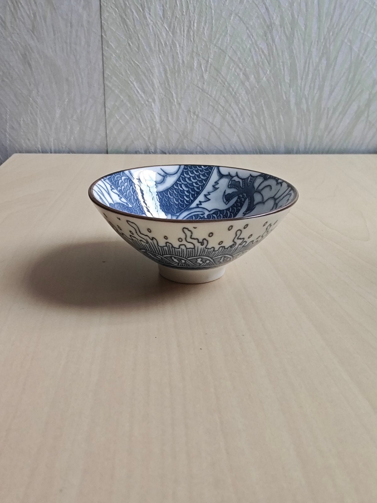 Chinees kommetje of theekop met drakenmotief, Antiek en Kunst, Ophalen of Verzenden
