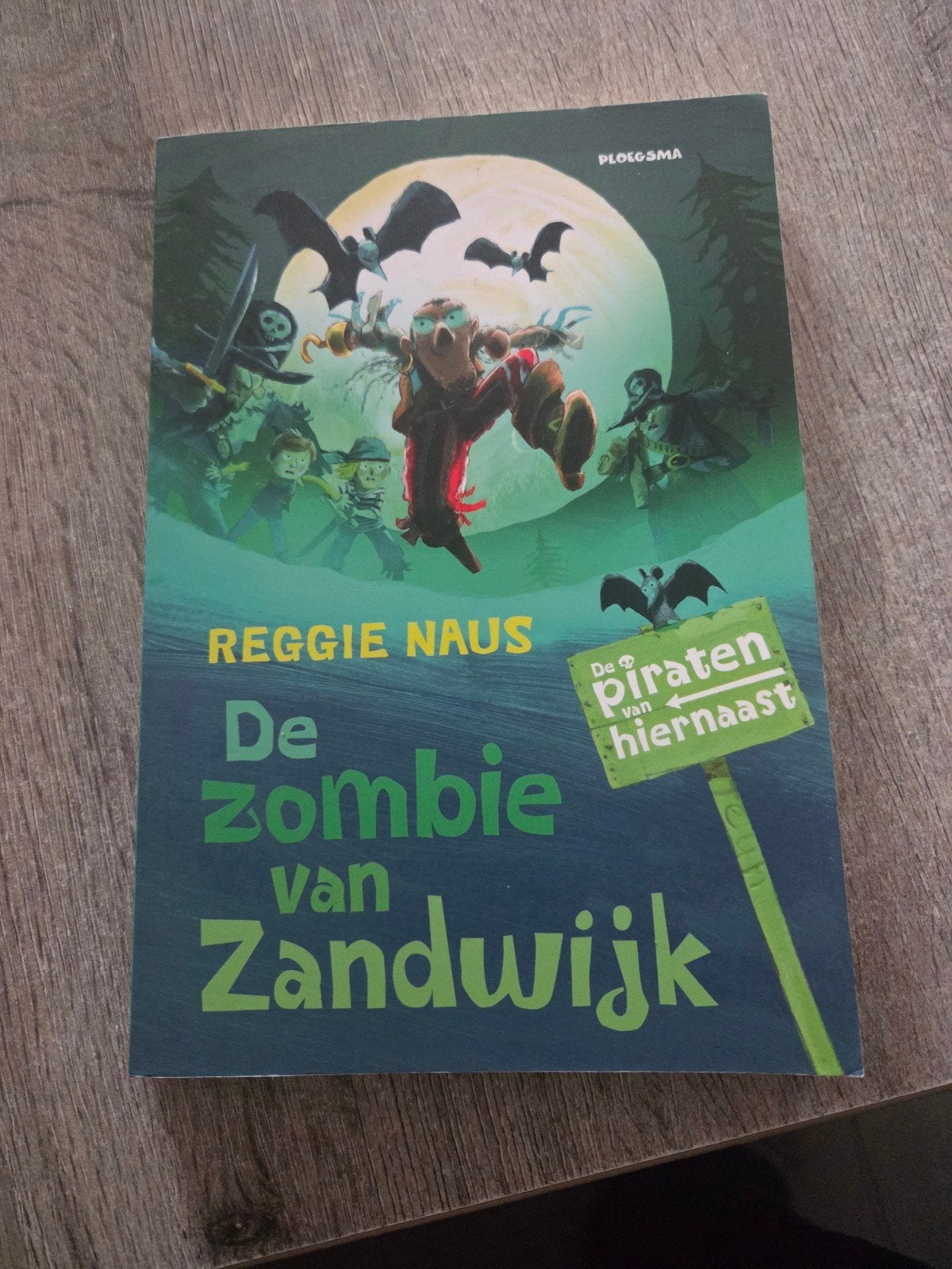 De zombie van Zandwijk - Reggie Naus (Ploegsma), Boeken, Ophalen of Verzenden