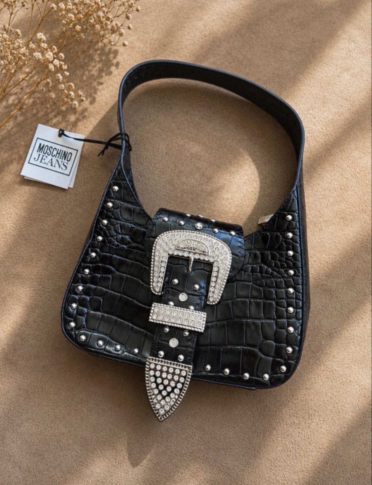Moschino Jeans schoudertasje met studs en gesp, Sieraden, Tassen en Uiterlijk, Ophalen of Verzenden, Nieuw, Zwart, Schoudertasje
