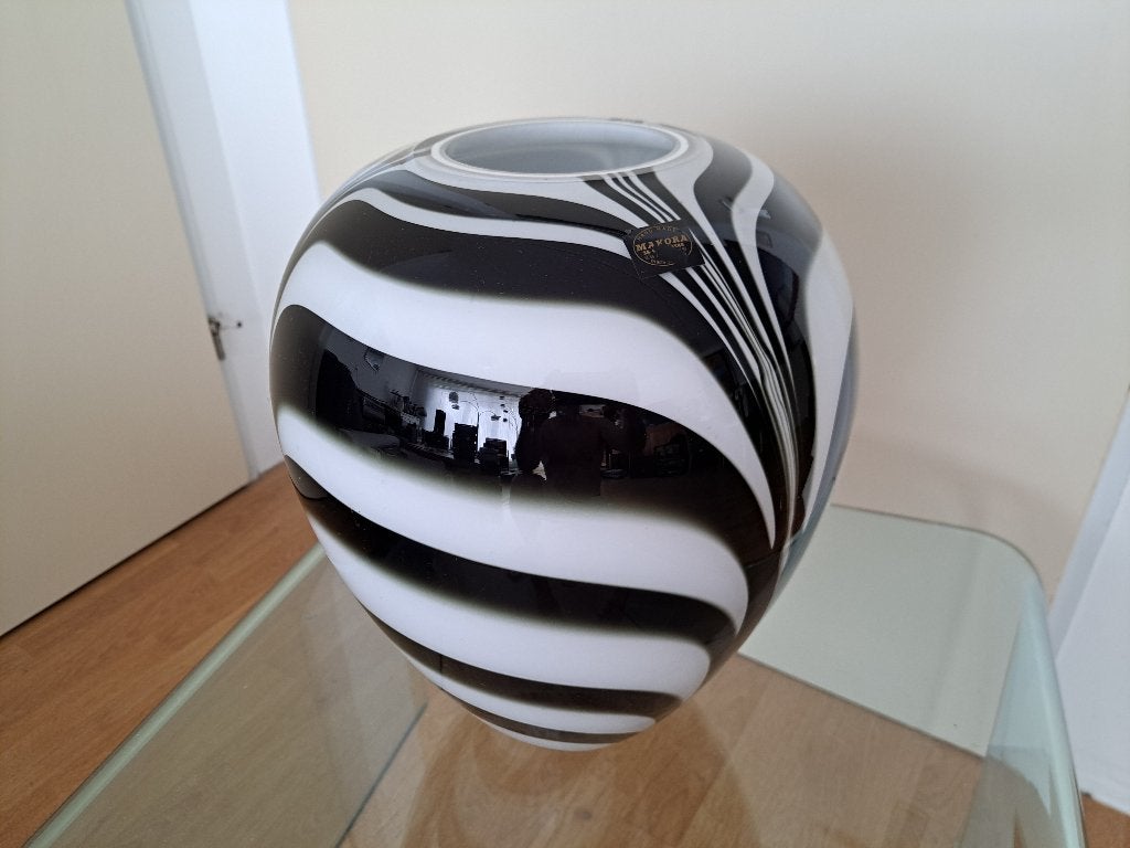 Zwart-witte vaas van Makora, Huis en Inrichting, Woonaccessoires | Vazen, Zwart, 35 cm, Ophalen of Verzenden, Glas