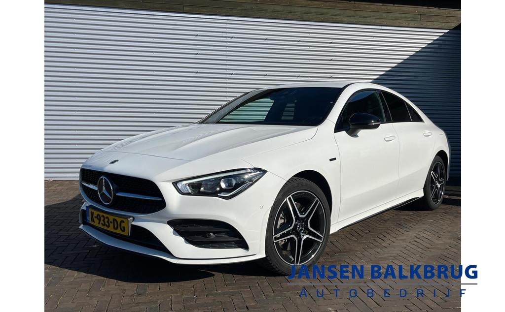 Mercedes-Benz CLA-Klasse 250 e Premium Plus amg night sfeer, Auto's, Mercedes-Benz, Gebruikt, 4 cilinders, Wit, Bedrijf