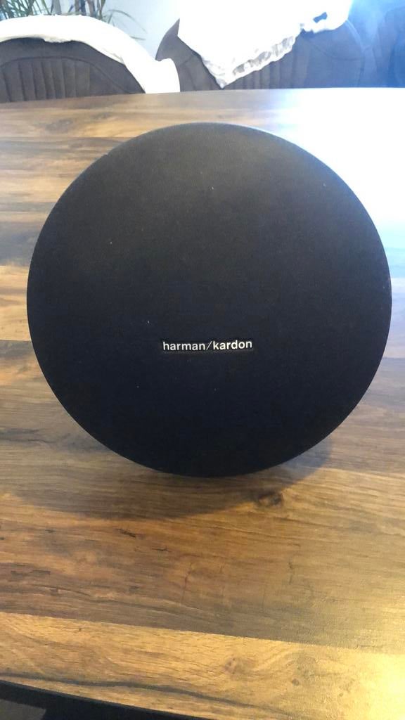 Harman kardon speaker ( onyx studio 4 )