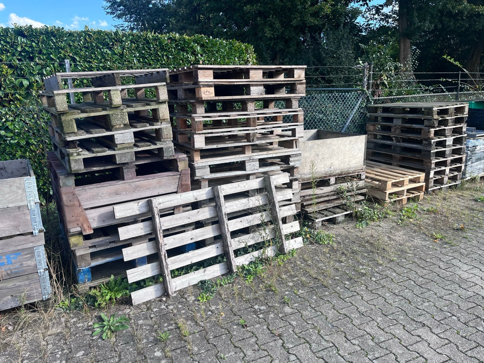 Gratis af te halen: Oude pallets voor diverse doeleinden, Minder dan 3 m³, Ophalen