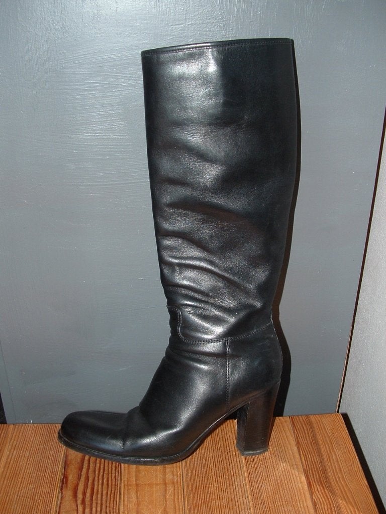 Prada zwarte leren laarzen maat 36½ made in Italy, Kleding | Dames, Schoenen, Hoge laarzen, Prada, Zwart, Ophalen of Verzenden