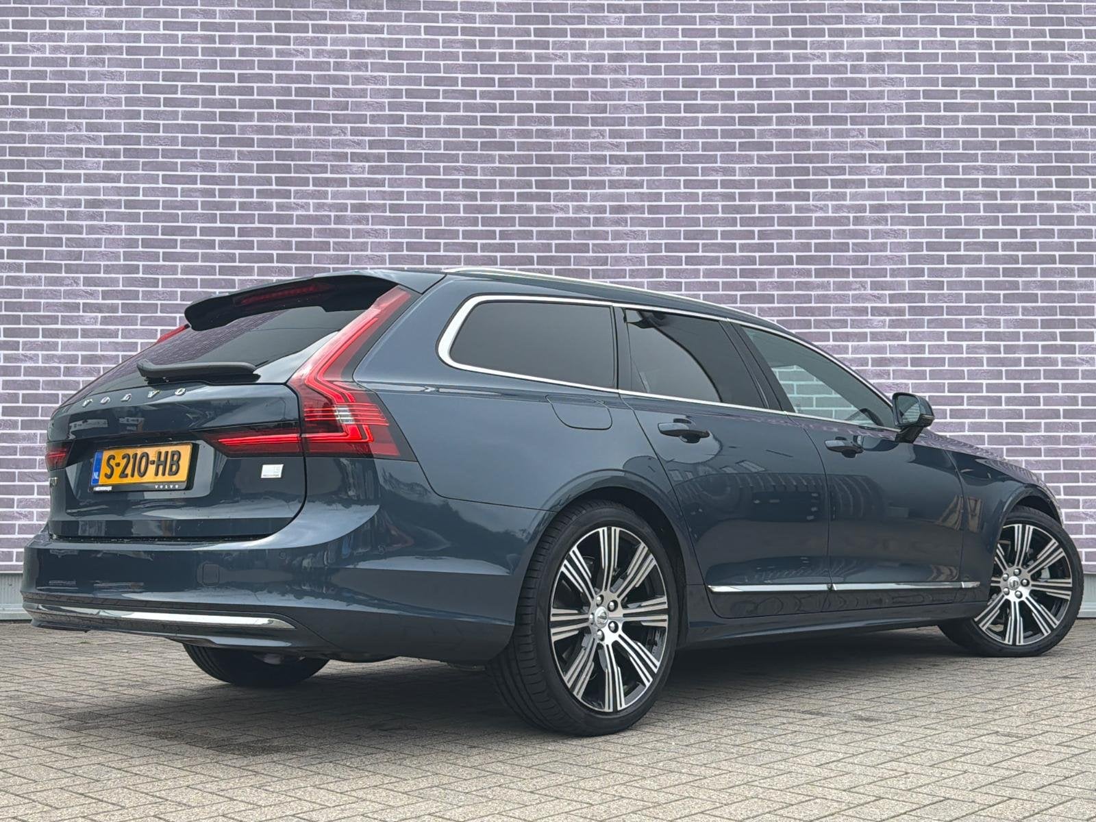 Volvo V90 2.0 T8 Plug-in hybrid AWD Ultimate Bright | Bowers, Auto's, Automaat, 12 maanden, Euro 6, 4 cilinders