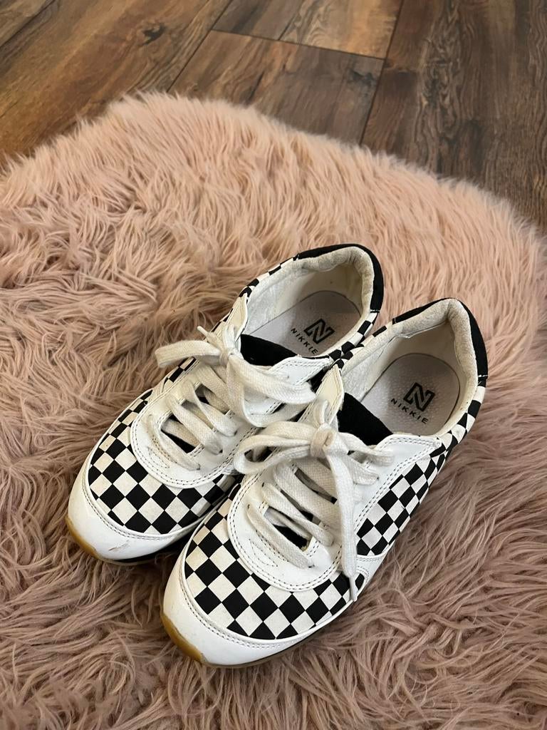 Nikkie sneakers maat 38 zwart wit geblokt, Ophalen of Verzenden, Gedragen, Zwart, Sneakers of Gympen