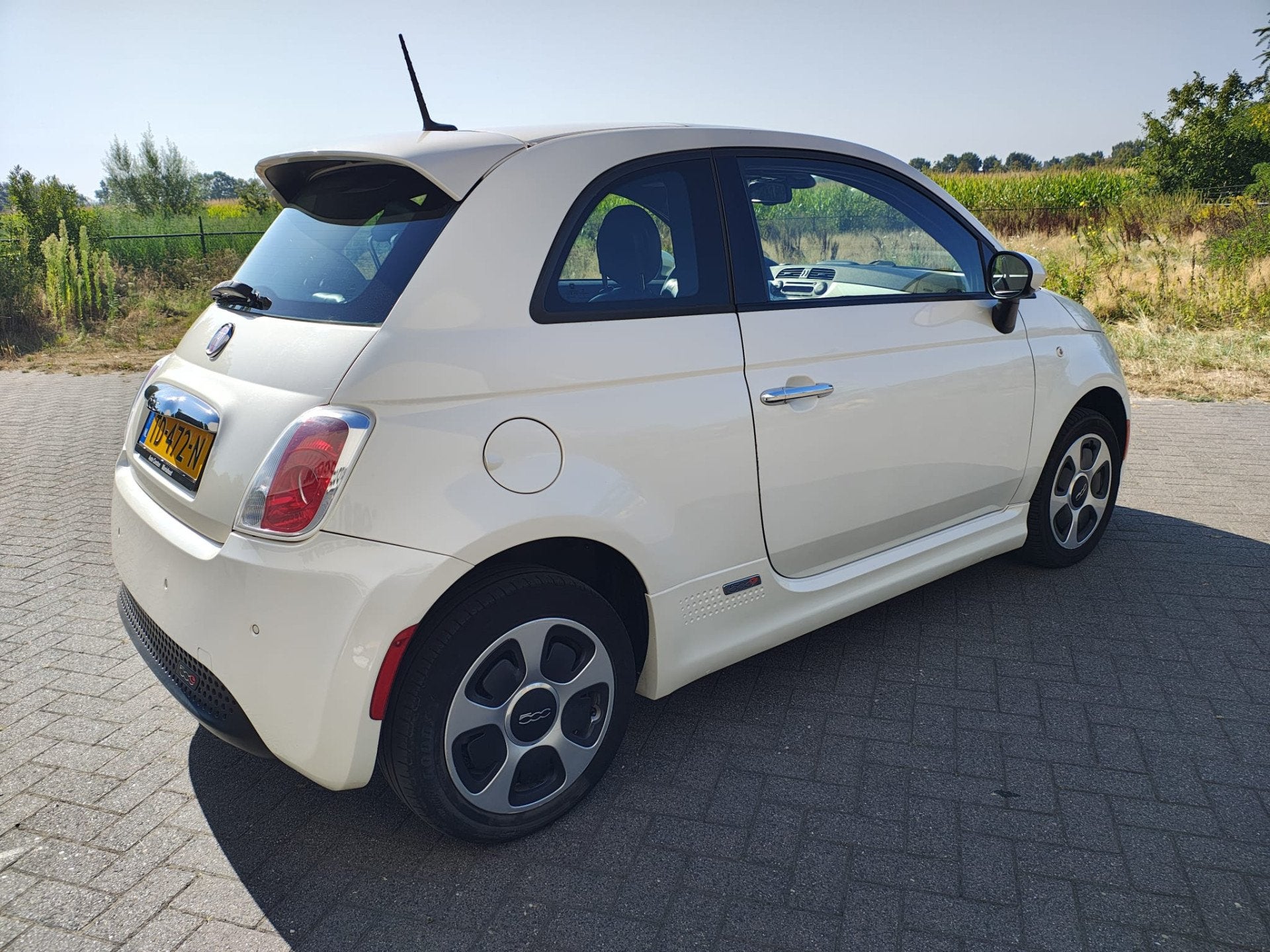 Fiat 500 E 24kWh 113PK AUT. Leer Schuif-/Kanteldak Ecc Stoel, Auto's, Fiat, Gebruikt, Zwart, Wit, Te koop