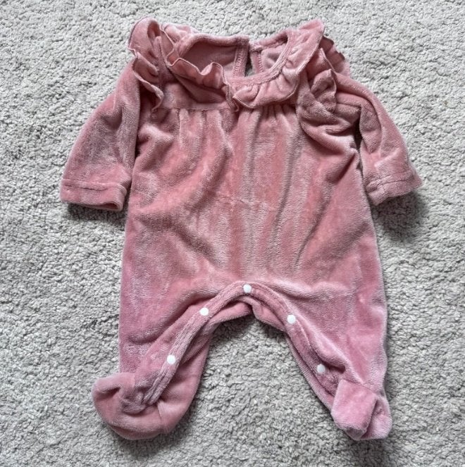 Shein Roze velours boxpakje met ruches, Kinderen en Baby's, Babykleding | Maat 50, Meisje, Shein, Ophalen of Verzenden, Zo goed als nieuw