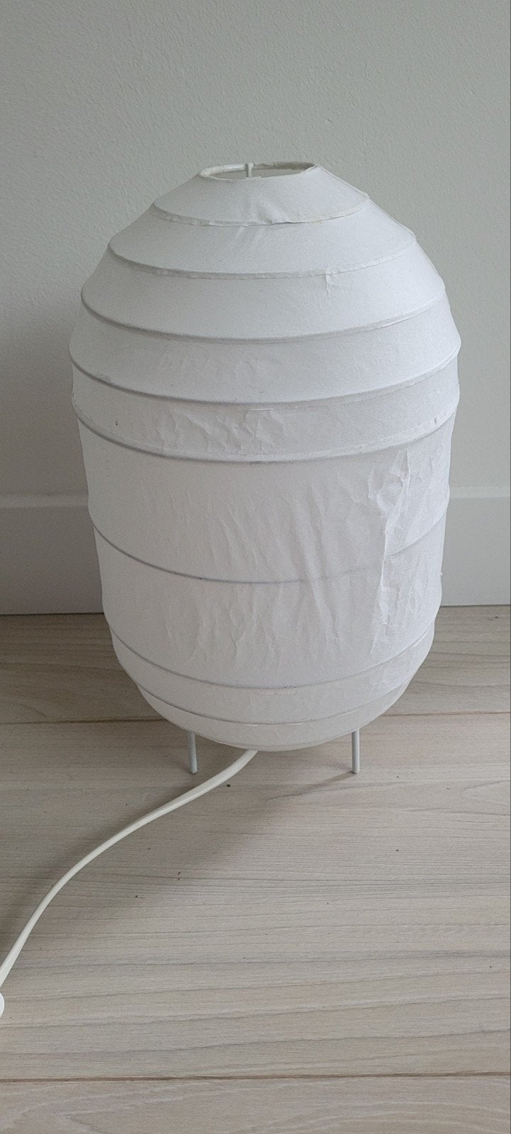 Witte papieren tafellamp IKEA 30 cm hoog, Gebruikt, Overige materialen, E14 (klein), Wit