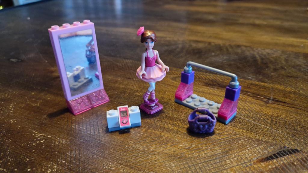 Mega Bloks Barbie Ballet Studio Set 80235, Kinderen en Baby's, Speelgoed | Bouwstenen, Ophalen of Verzenden, Gebruikt, Megabloks