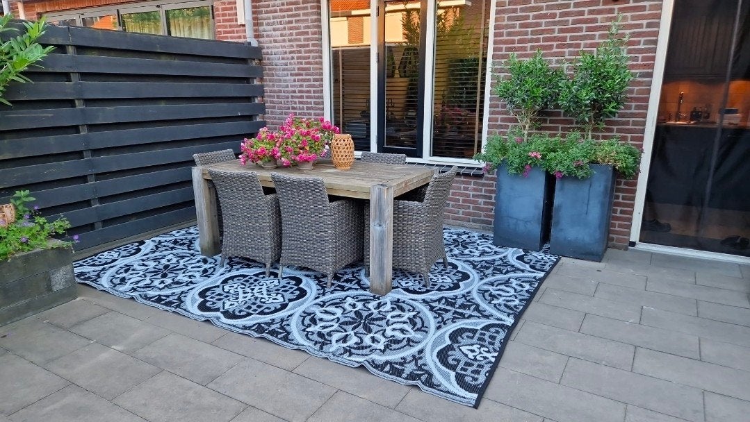 Buitenkleed Zwart-Wit Mediterraans Patroon - 270x360 cm, Huis en Inrichting, Stoffering | Tapijten en Kleden, Ophalen, 200 cm of meer