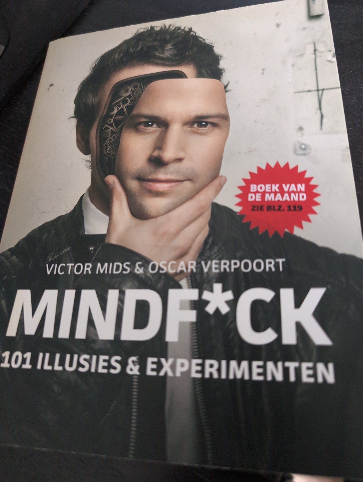 Oscar Verpoort - Mindf*ck, Boeken, Ophalen of Verzenden, Zo goed als nieuw, Overige onderwerpen, Oscar Verpoort; Victor Mids