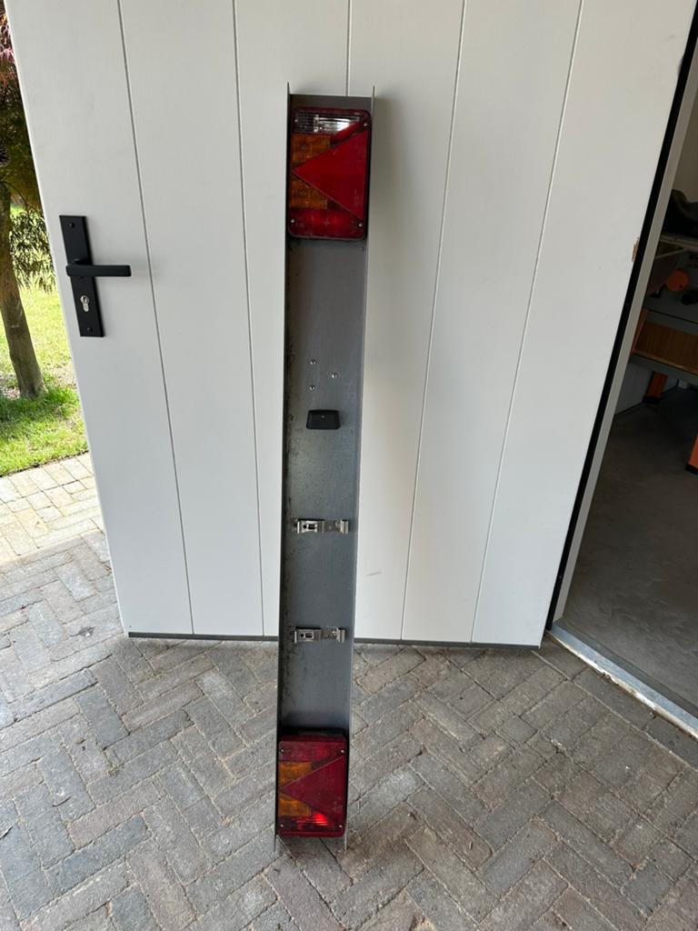 Lichtbalk trailer compleet met kabelset en zijmarkeringslamp, Ophalen, Zo goed als nieuw