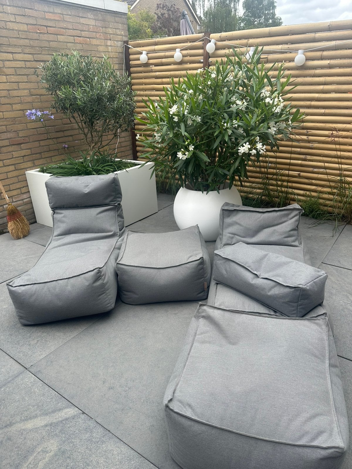 Loungestoelen Blomus Stay Stone/ zitzak - loungebed, Ophalen, Zo goed als nieuw