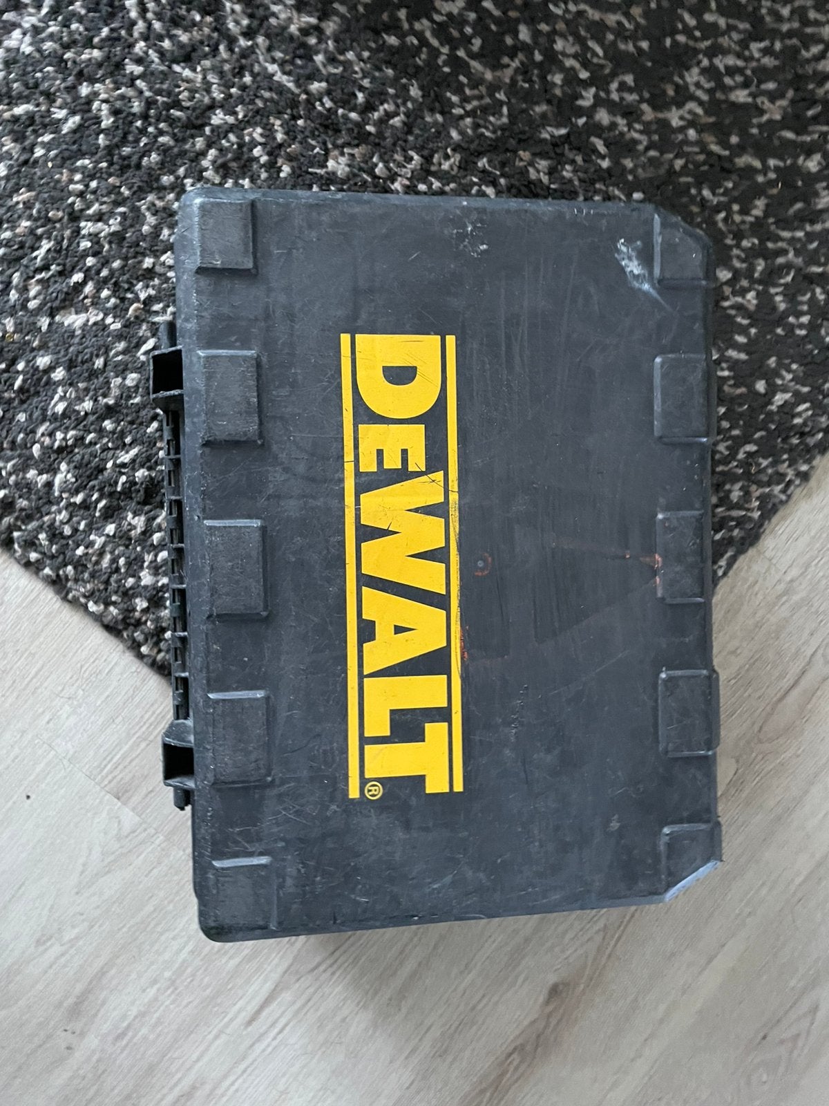 Te koop dewalt dc618, Ophalen, Gebruikt