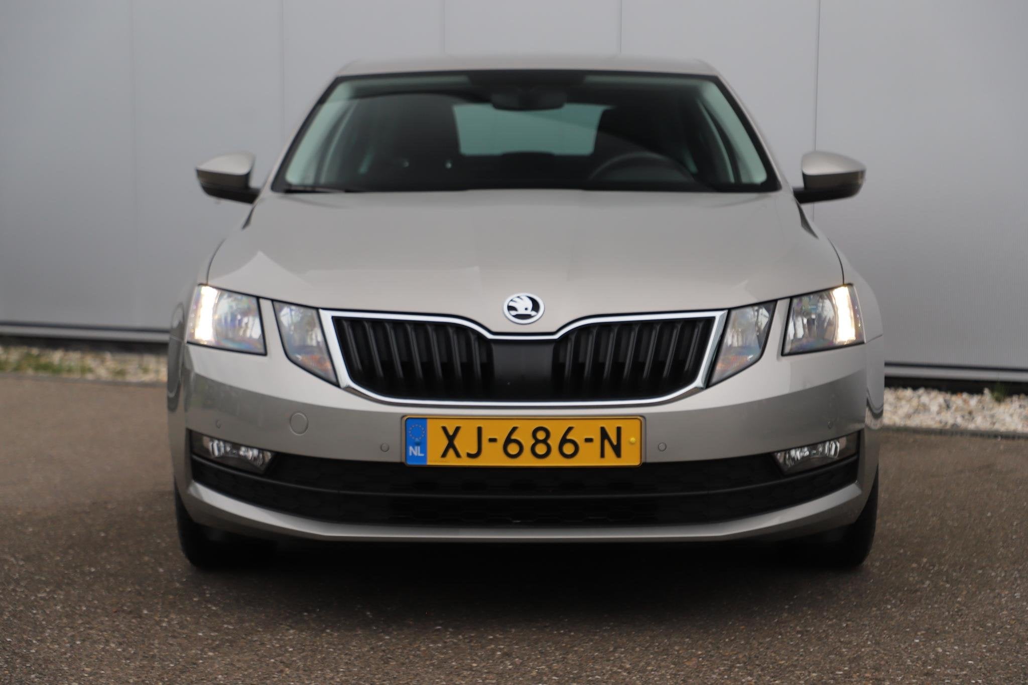 Skoda Octavia 1.0 TSI Greentech Ambition Business Trekhaak 1, Stof, Gebruikt, Met garantie (alle), 49 €/maand