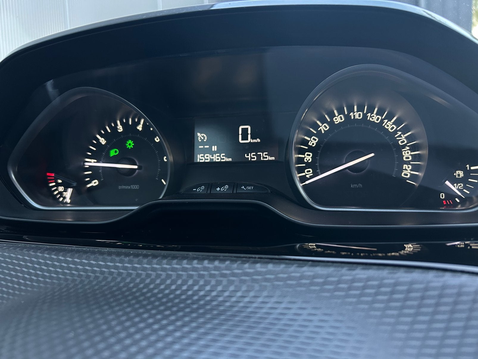 Foto 18 van Peugeot 2008 1.2 turbo 2018 Grijs pdc