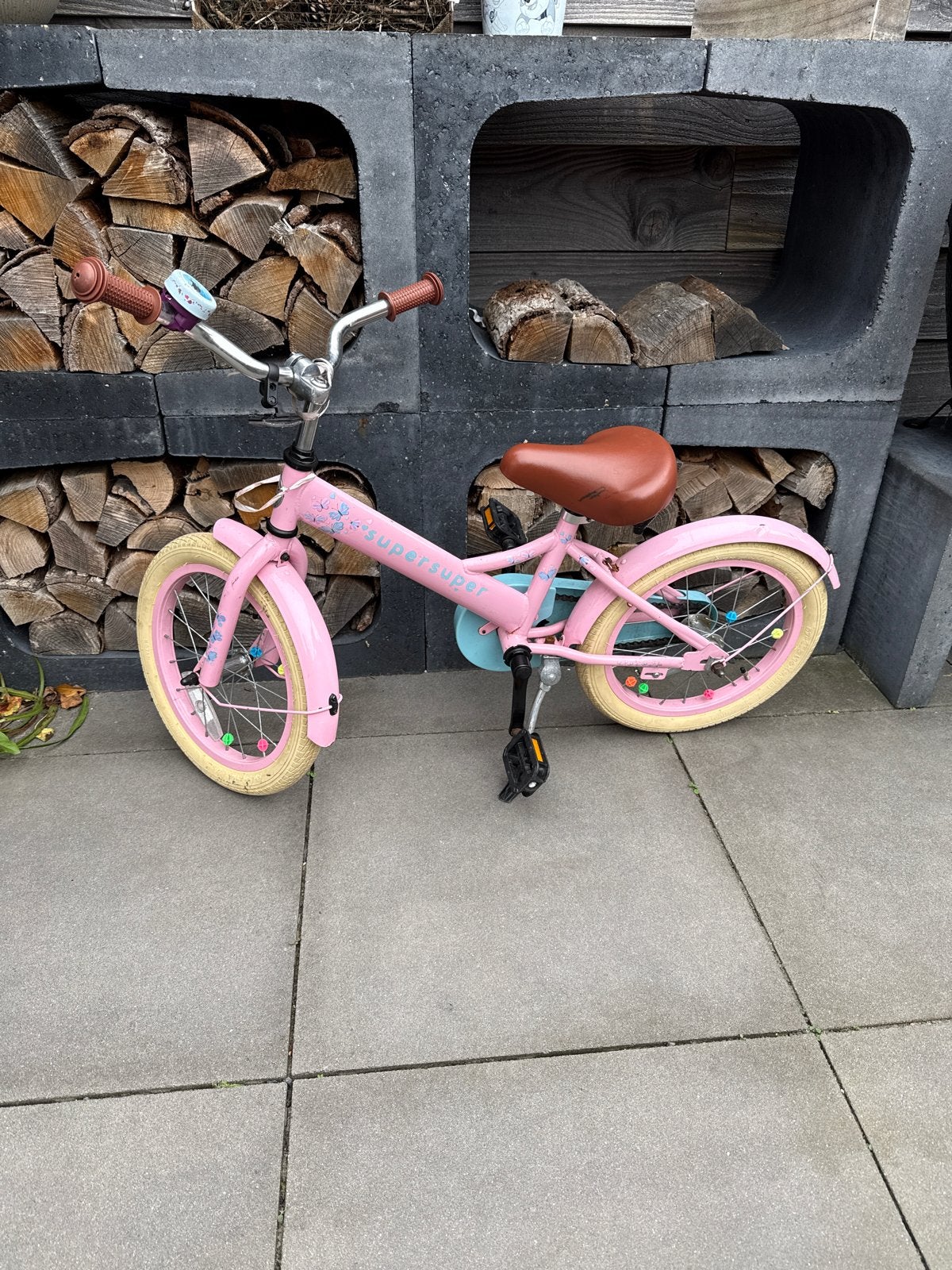 Leuke roze meisjesfiets - Gebruikt maar in goede staat, Ophalen, Gebruikt, 16 tot 20 inch