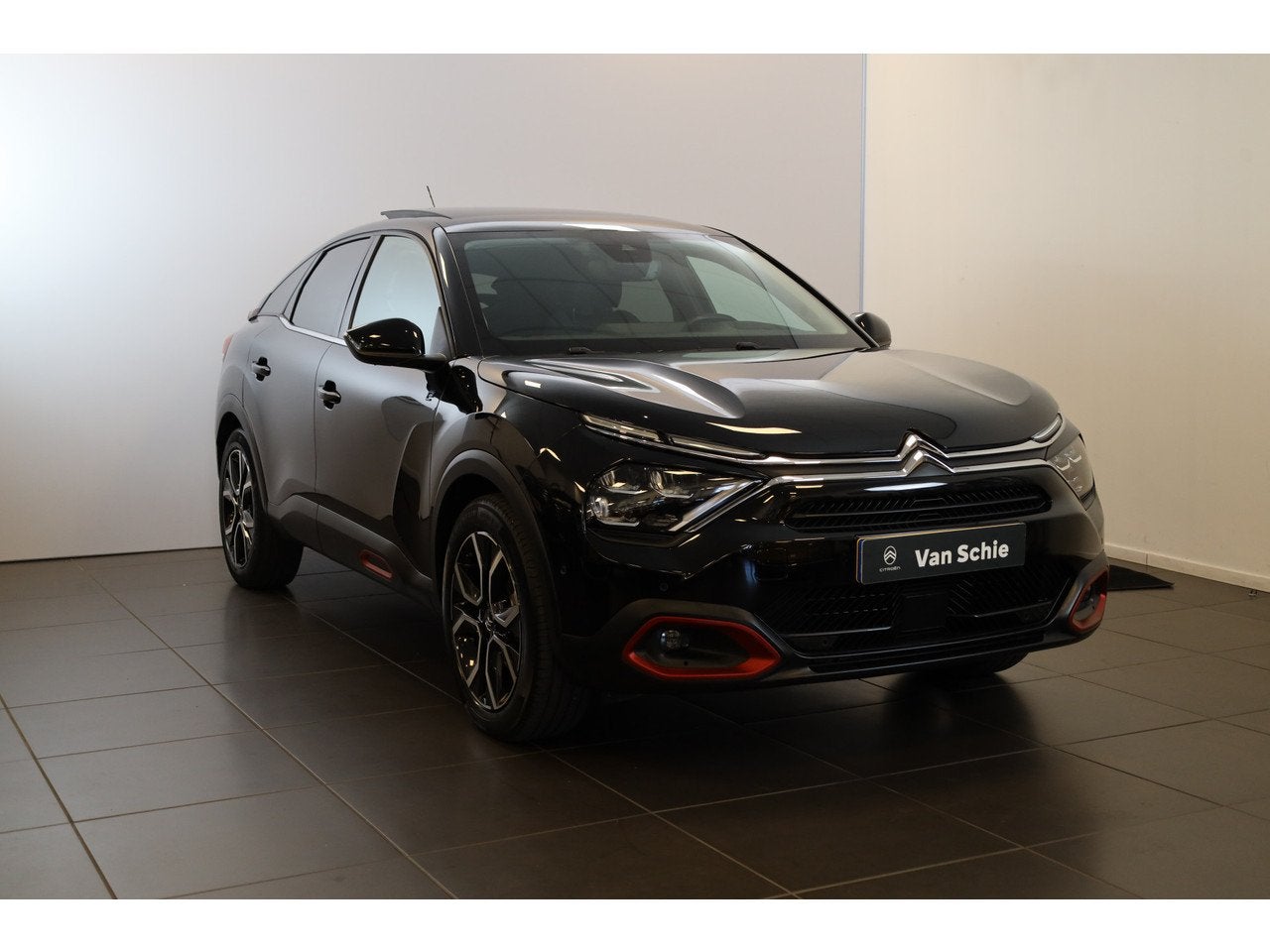 Citroën Ë-C4 Shine 50 kWh Panoramadak | Adapt. Cruise | Le, 136 pk, Gebruikt, Zwart, Automatische klimaatregeling