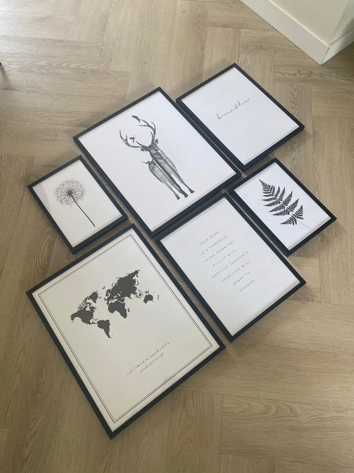 Lijsten met posters van Desenio, Ophalen, Rechthoekig Staand, Met lijst, Zo goed als nieuw