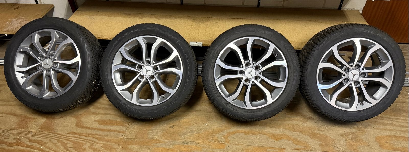 Mercedes-Benz 17 inch winterbanden met velgen, Auto-onderdelen, Ophalen, Banden en Velgen, 17 inch, Winterbanden