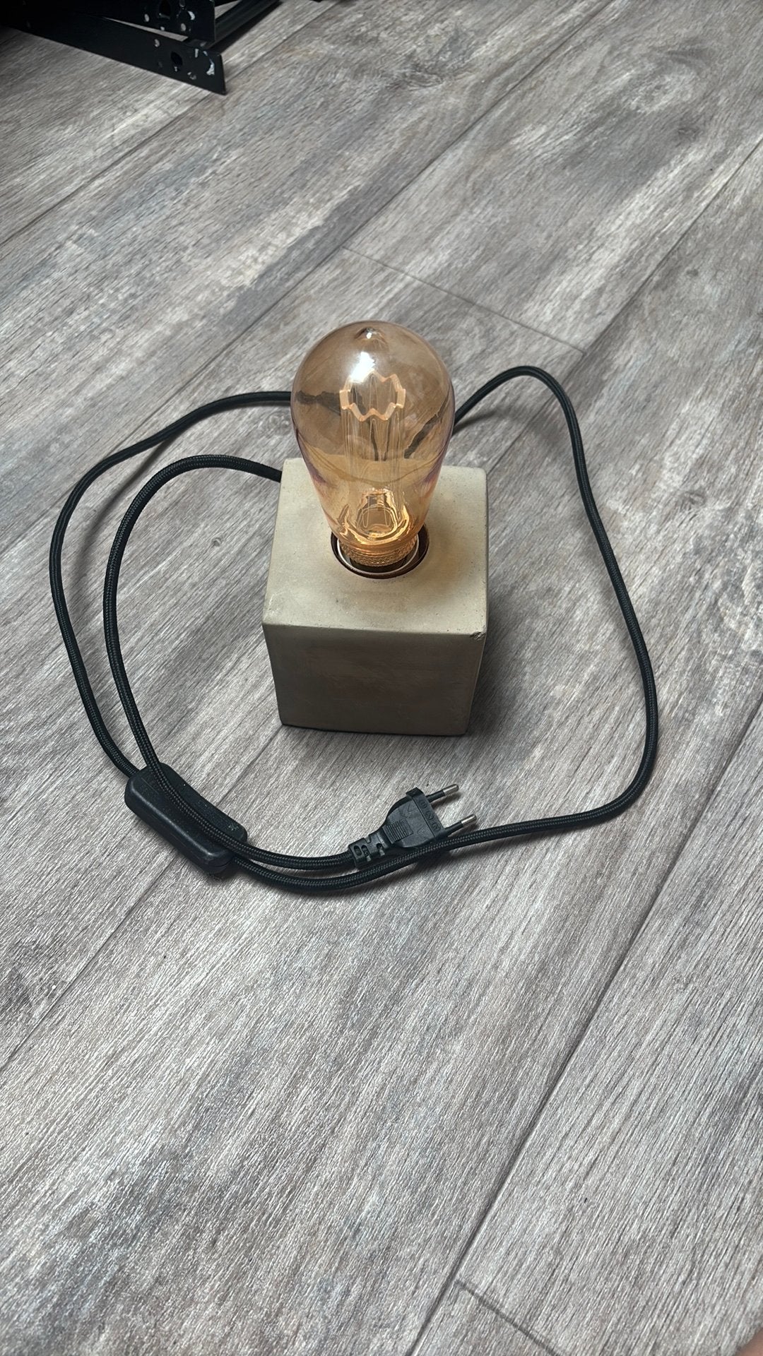 Lamp beton, Ophalen, Zo goed als nieuw