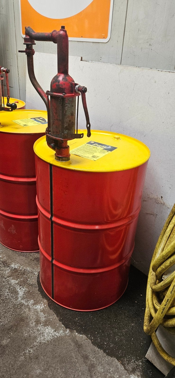 Shell 200 liter vat met pomp, Ophalen